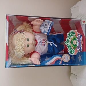 NEW MATTEL 1996 CABBAGE PATCH OLYMPIKIDS SPECIAL EDITION SOCCER   VIVIAN KATELYN